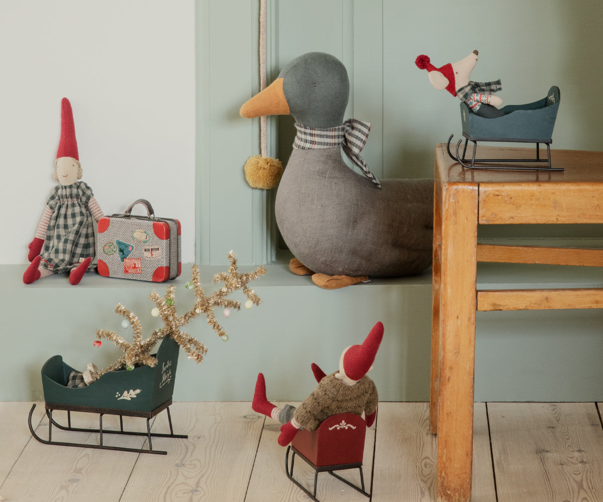 Maileg Sleigh Mouse | Red