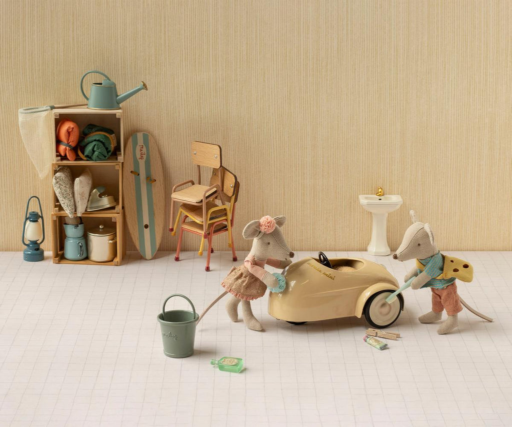Maileg Car, Mouse | Wheat