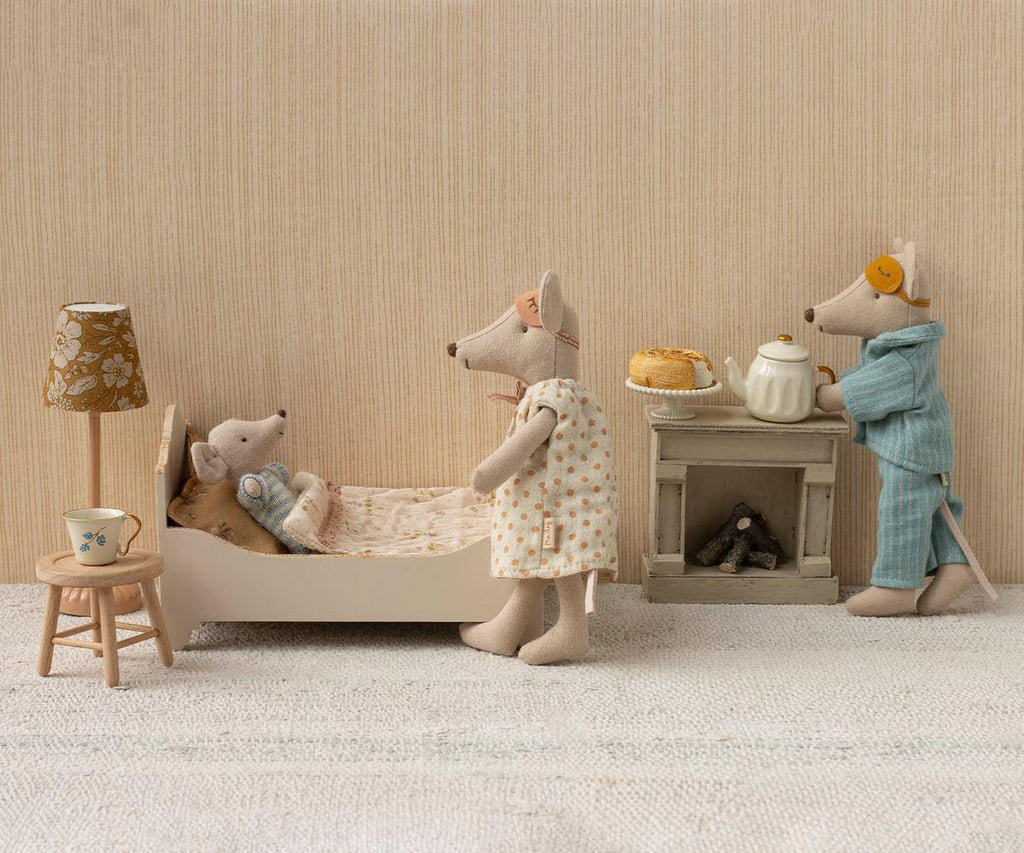 Maileg Mum & Dad Mice in Cigar Box