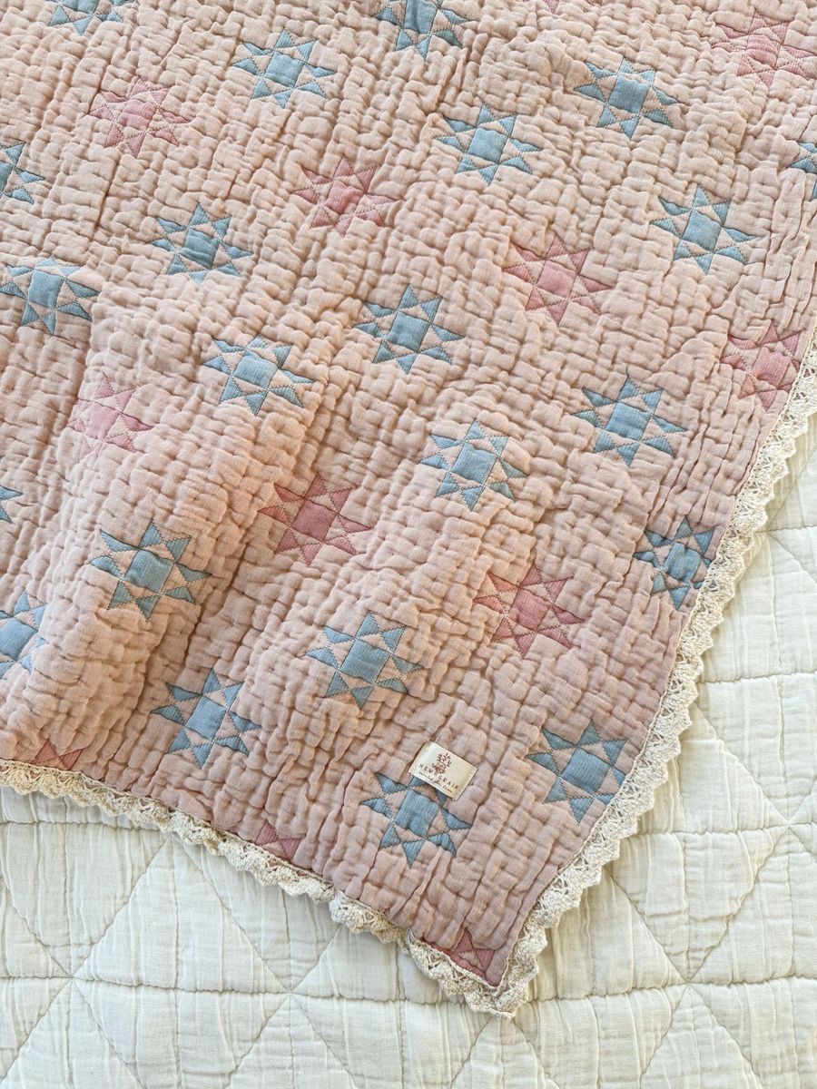 New Grain Sunday Quilt Peony | 81 × 107 cm