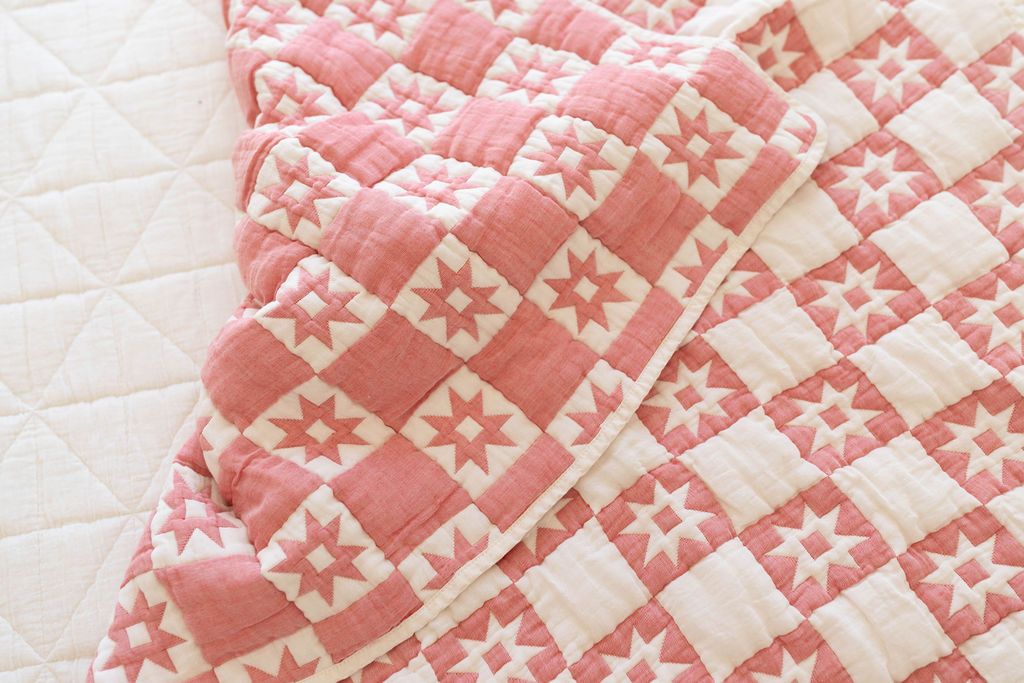 New Grain Homestead Quilt Ruby | 76 × 102 cm