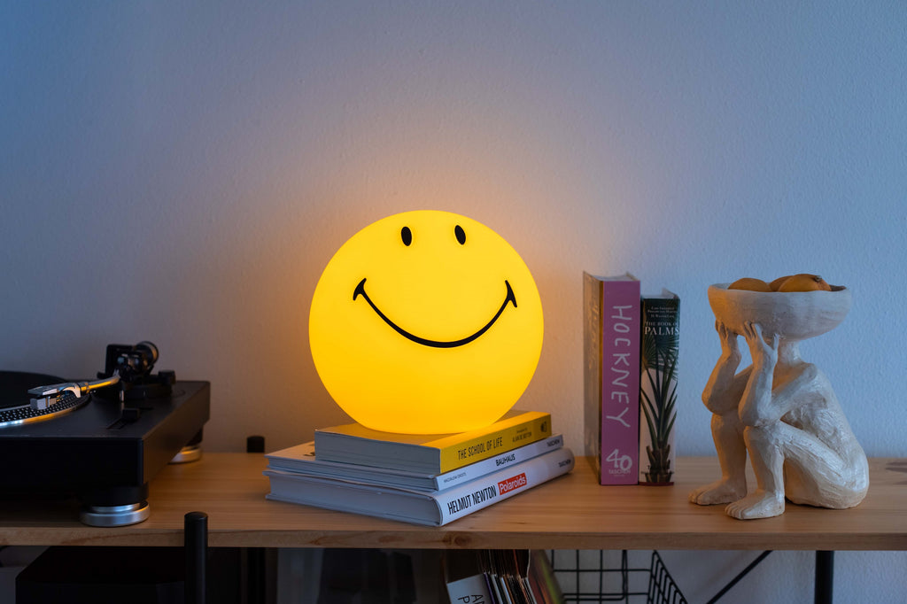Mr Maria Smiley Star Light
