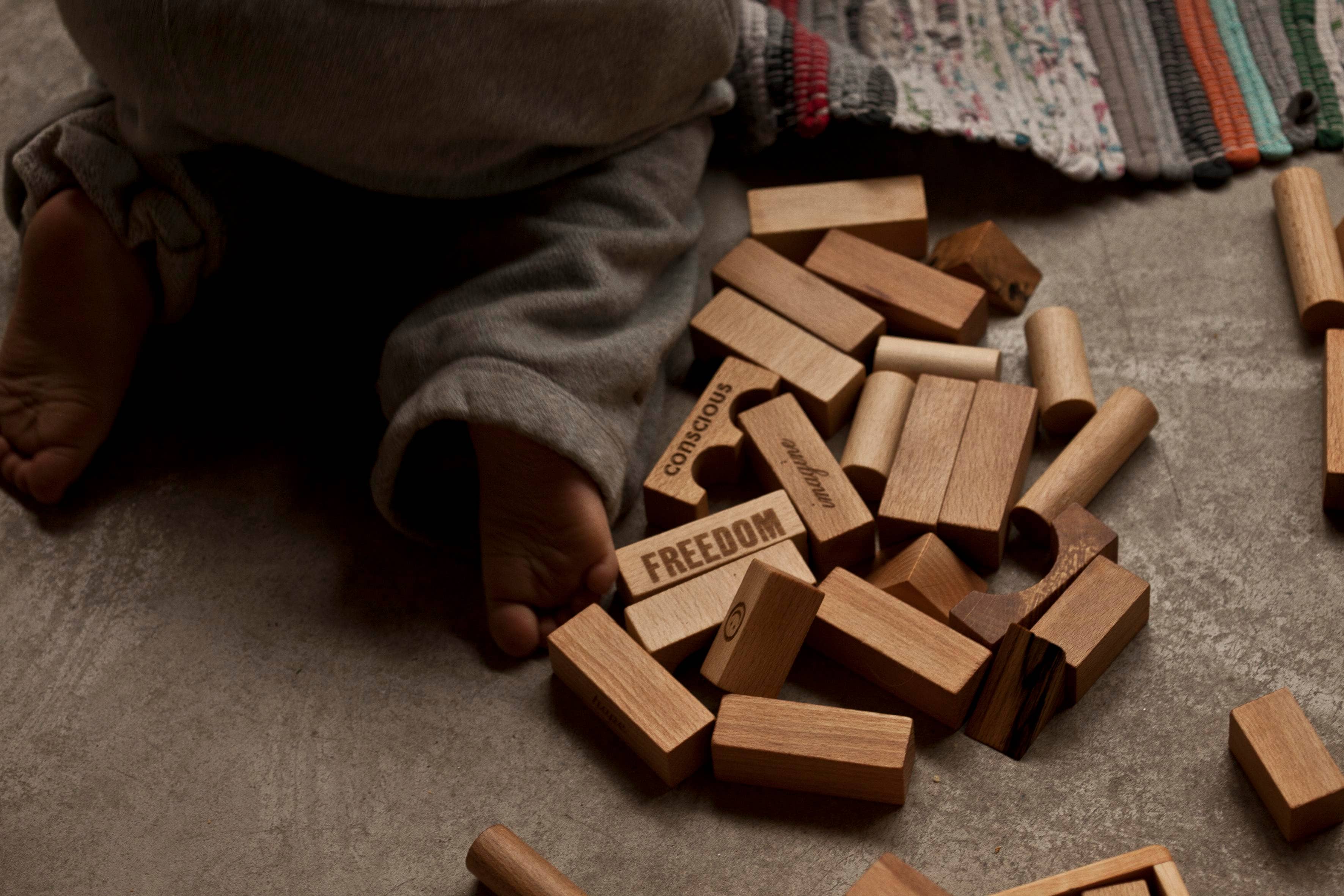 Wooden Story Natural Blocks in Tray - 30 Pieces