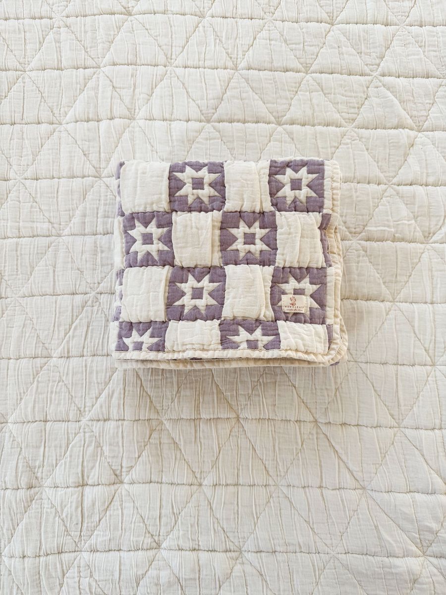 New Grain Homestead Quilt Lilac | 76 × 102 cm
